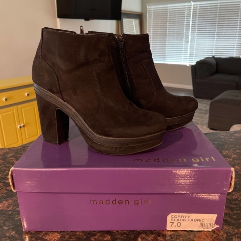 Madden Girl CORRYY BLACK PLATFORM BOOTIE - Picture 2 of 7